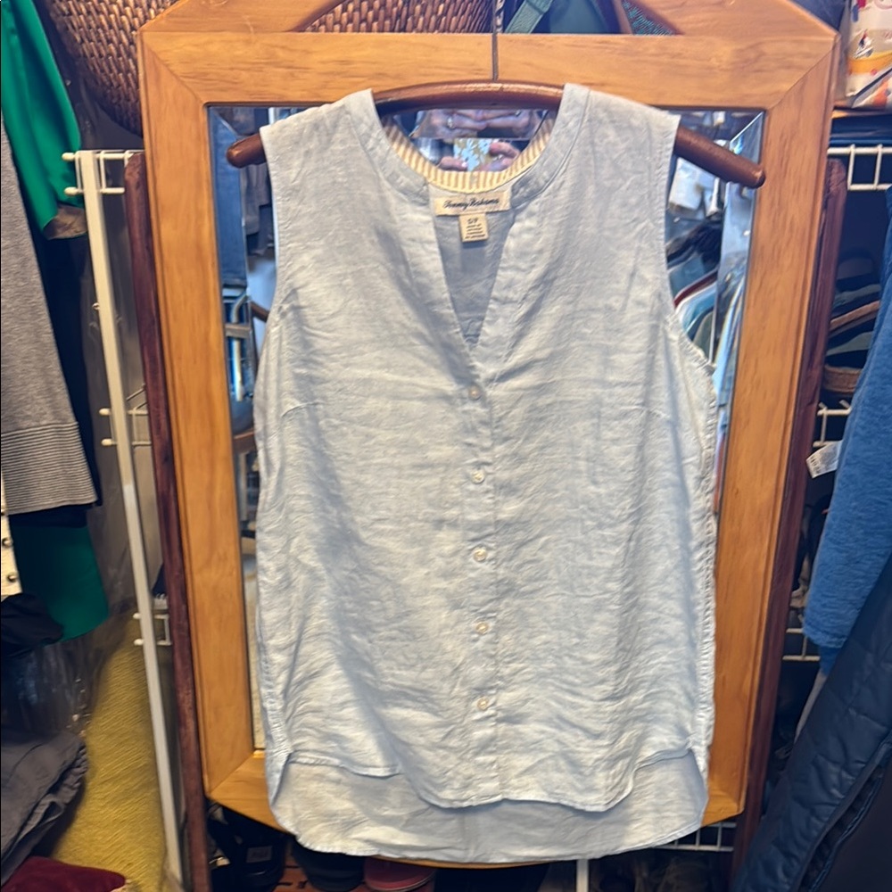 Tommy Bahama Gray Sleeveless Blouse with Mandarin Collar